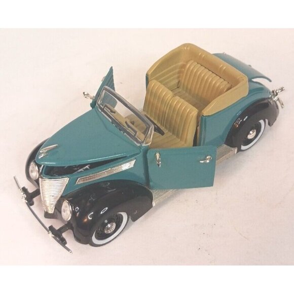 1937 Ford Convertable Sedan Arko Diecast Car 1:32 Scale Hood Doors Trunck Open - Picture 5 of 7